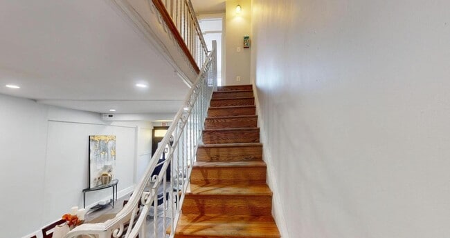Building Photo - Extraordinary Columbia Heights Opportunity | Spacious 5BR + 2 Den Home with Off-Street Parking