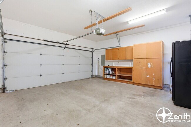 Building Photo - 2103 NE 161st Pl