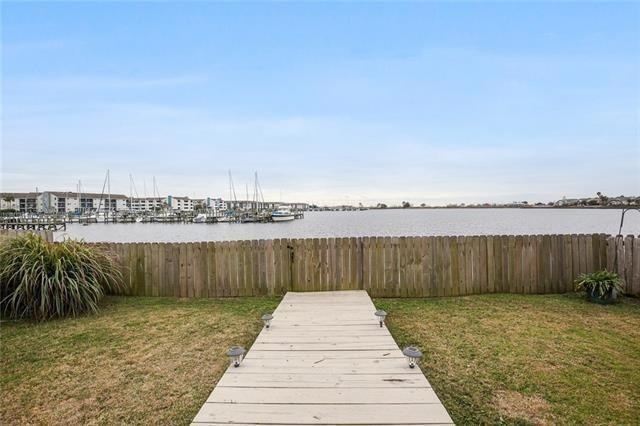 Building Photo - 1057 Marina Dr