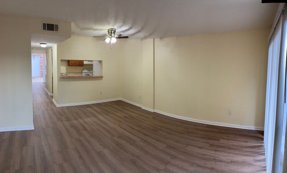 Building Photo - 2317 Giuffrias Ave