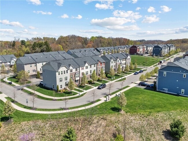 Building Photo - 410 Fairmont Dr