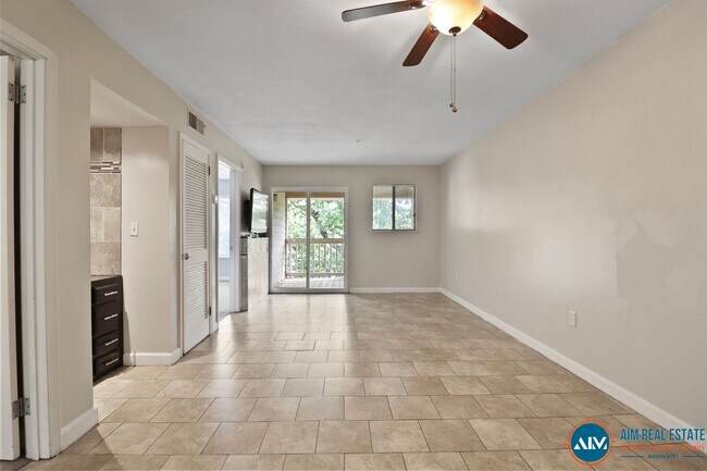 Building Photo - Move-In Ready 2 Bedroom Condo – Steps from Port Royal Sound - Available Now!