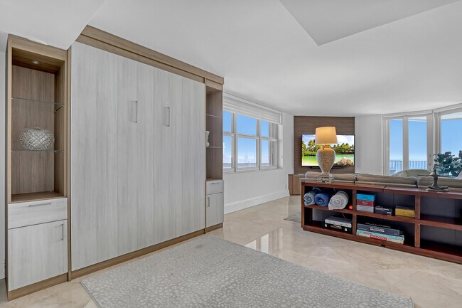 Building Photo - 5200 N Ocean Dr