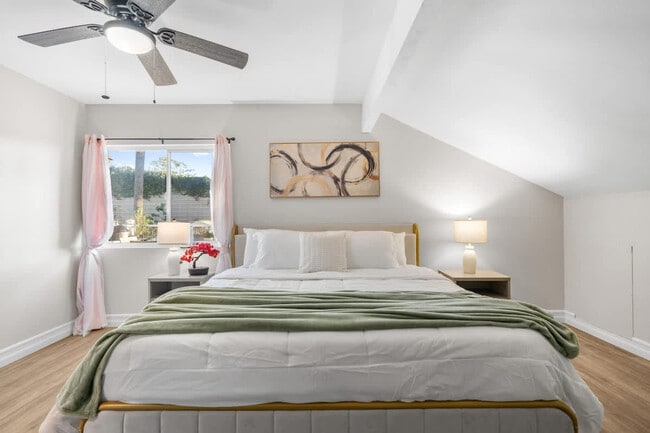 Building Photo - 13075 Old West Ave