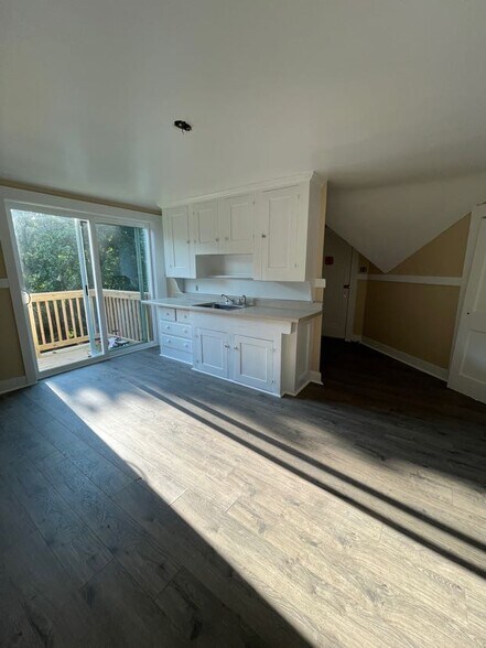Primary Photo - 424 South St