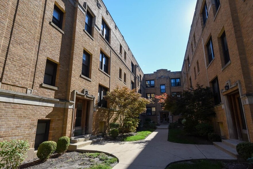 Primary Photo - 2617.5 N Spaulding Ave