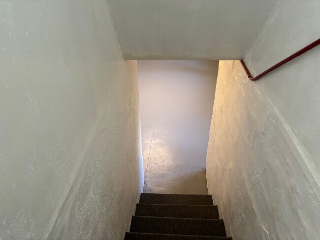 Building Photo - Beautiful 3 bedroom home