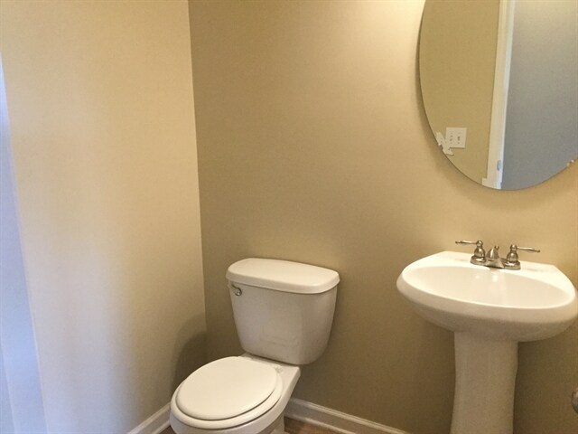 Building Photo - 581 Winborne Ave SW