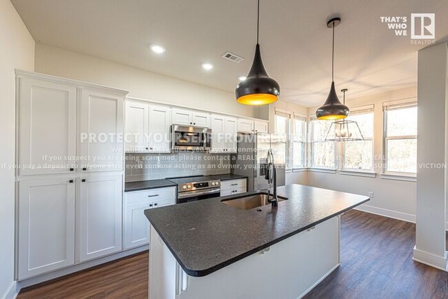 Building Photo - 1003 Lamarie Heights, Fayetteville AR 72704
