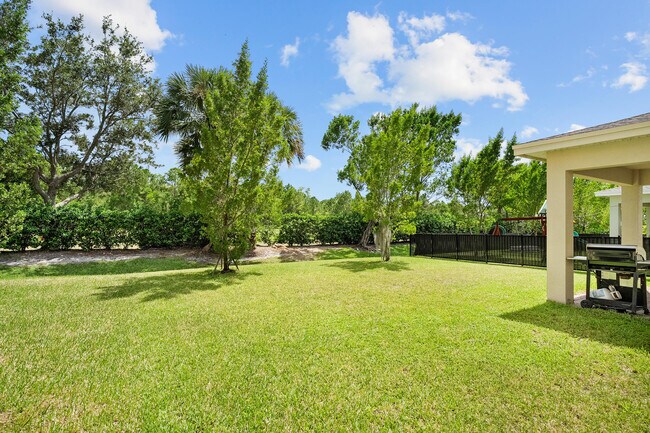 Building Photo - 1597 NW Cataluna Cir