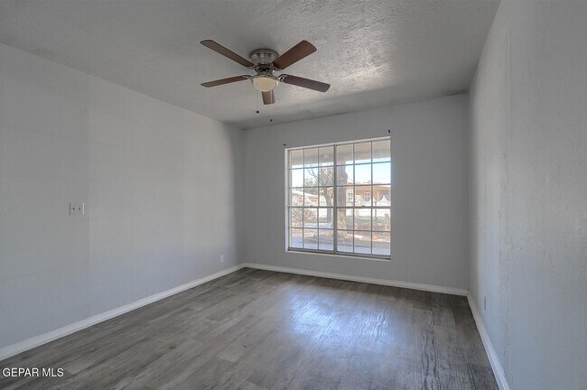 Building Photo - 10368 Potencia Dr