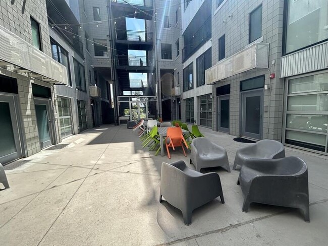 Building Photo - 360 W 300 S