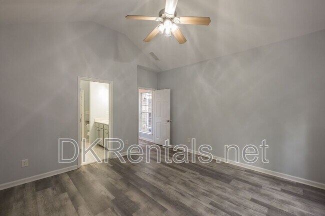 Building Photo - 5192 Centennial Creek View NW