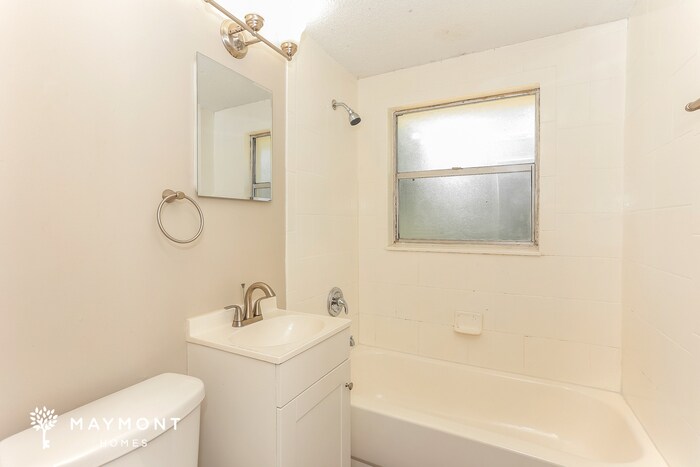Building Photo - 6019 Verdes Rd
