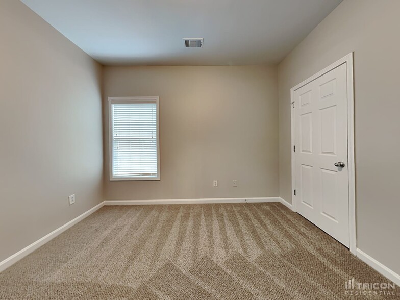 Building Photo - 1012 Levista Dr