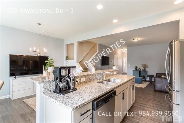 Building Photo - 100 Hawkstone Dr