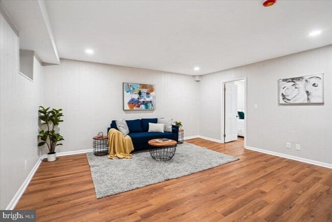 Building Photo - 4642 31st Rd S