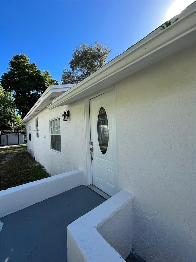 Building Photo - 5519 NW 4th Ave