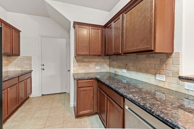 Building Photo - 1620 Bryant Dr