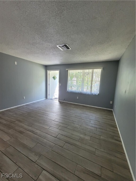 Building Photo - 1865 Lavonia Ln