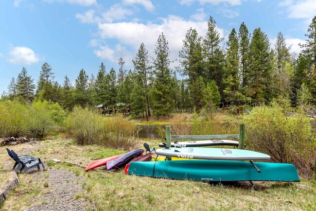 Building Photo - 17028 Cooper Dr