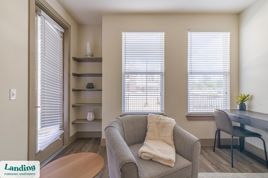 Building Photo - 300 Enclave Dr