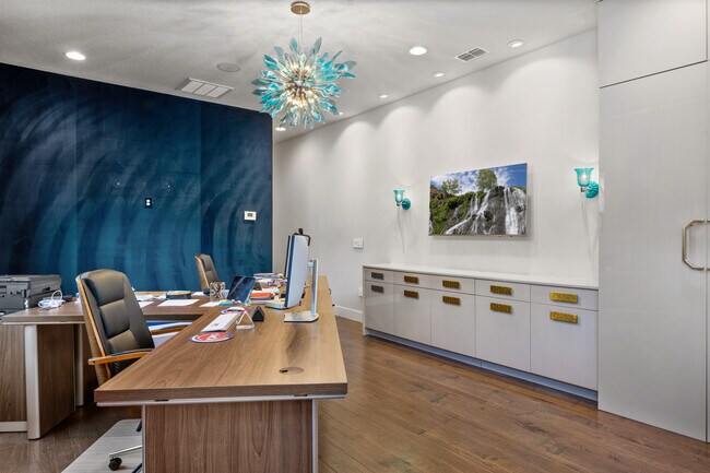 Building Photo - 8412 Via Vittoria Way