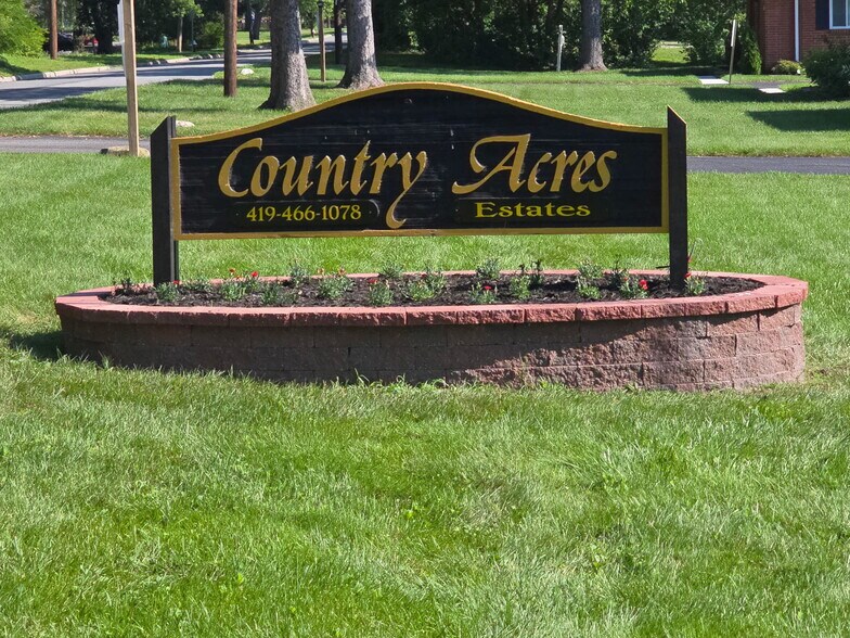 Building Photo - 5856 Acres Rd