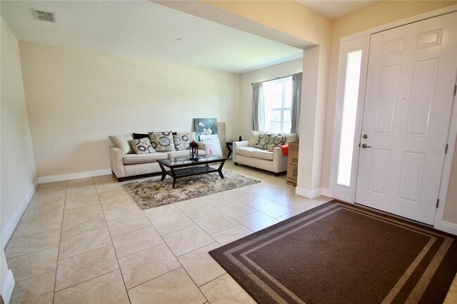 Building Photo - 1073 Cavan Dr