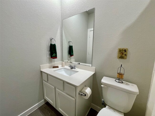 Building Photo - 4334 Hemlock Grove Ln