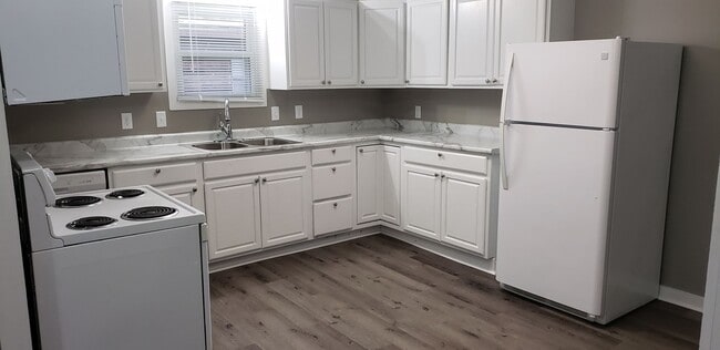 Primary Photo - 3 bedroom 2 bath