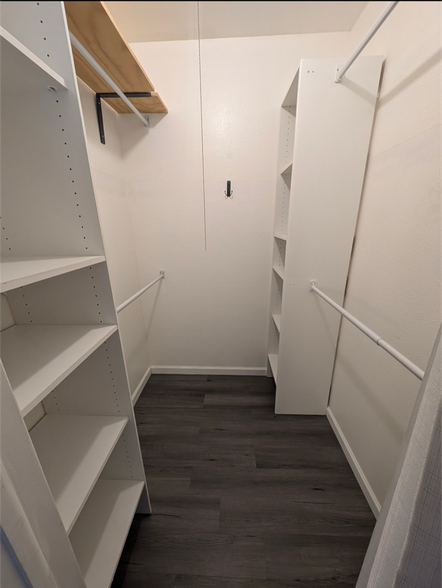 Building Photo - 7998 Chase Cir