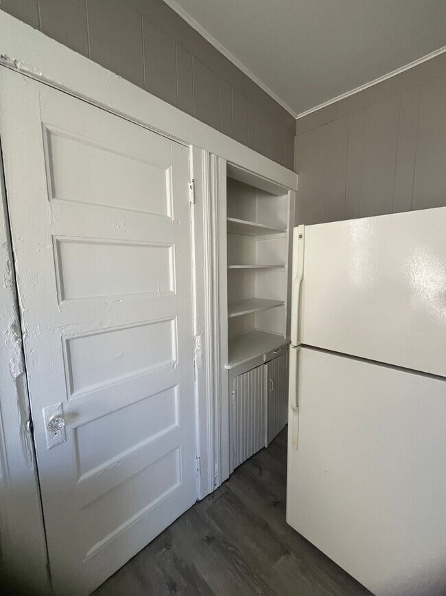 Building Photo - 142-144 Bowman St