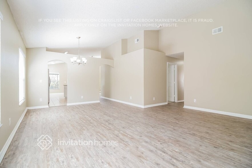 Building Photo - 4000 Shawn Cir