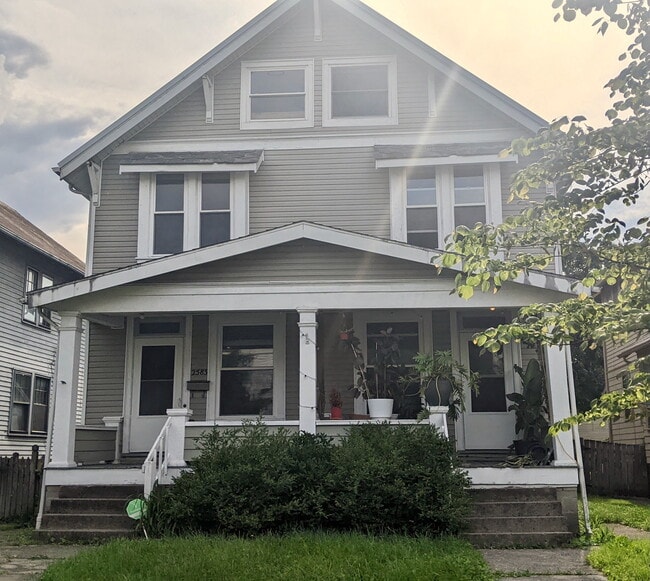 Primary Photo - 2583 Findley Ave