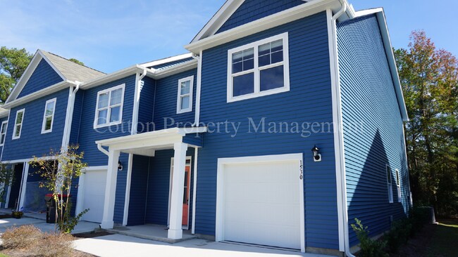 Building Photo - Beautiful, recently constructed 3BR/2.5BA ...
