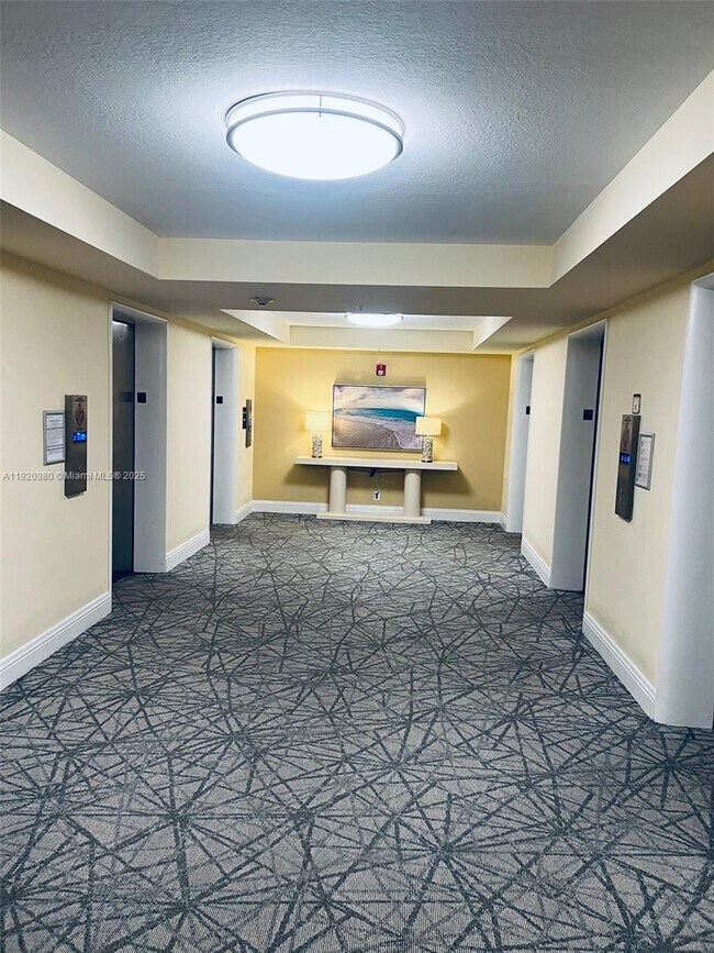 Building Photo - 2501 S Ocean Dr