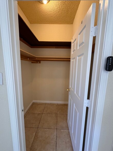 Building Photo - 1116 Delwood Ave