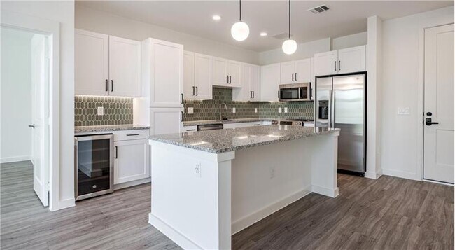 Building Photo - 5902 Westminster Dr