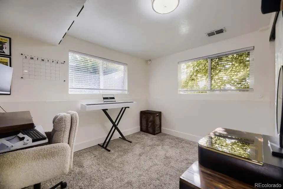 Building Photo - 7056 W Rowland Ave