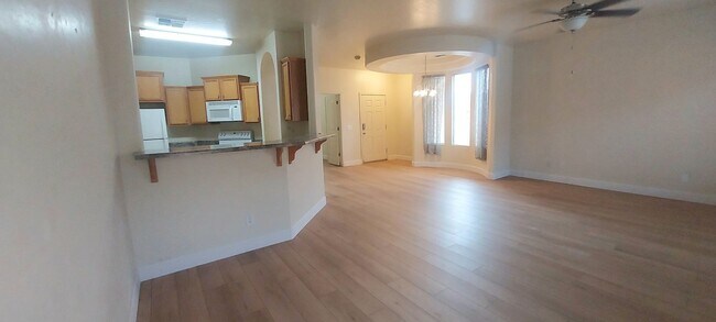 Building Photo - BEAUTIFUL 3BED 2BATH HOME LOCATED NEAR BAS...