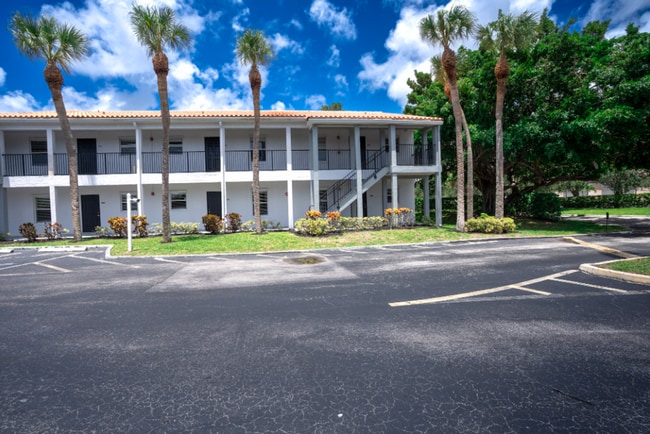 Building Photo - Spacious 2 Bedroom, 2 Bathroom Condominium...