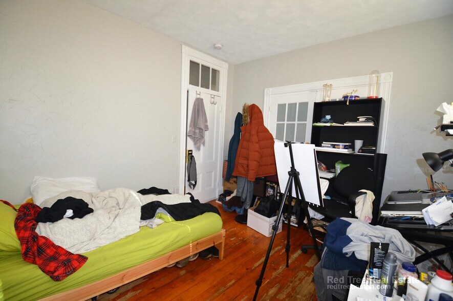 Building Photo - 17 Eldora St