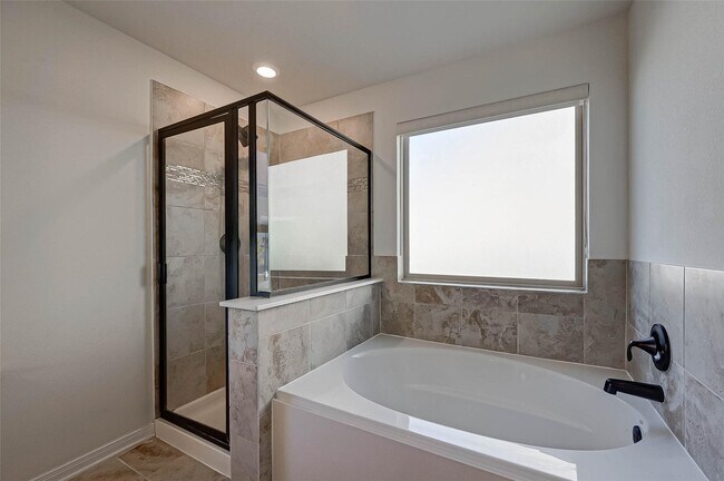 Building Photo - 16306 Oakside Hollow Ln