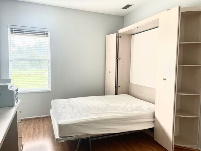 Building Photo - ANNUAL/FURNISHED HOME WITH LARGE LANAI - S...