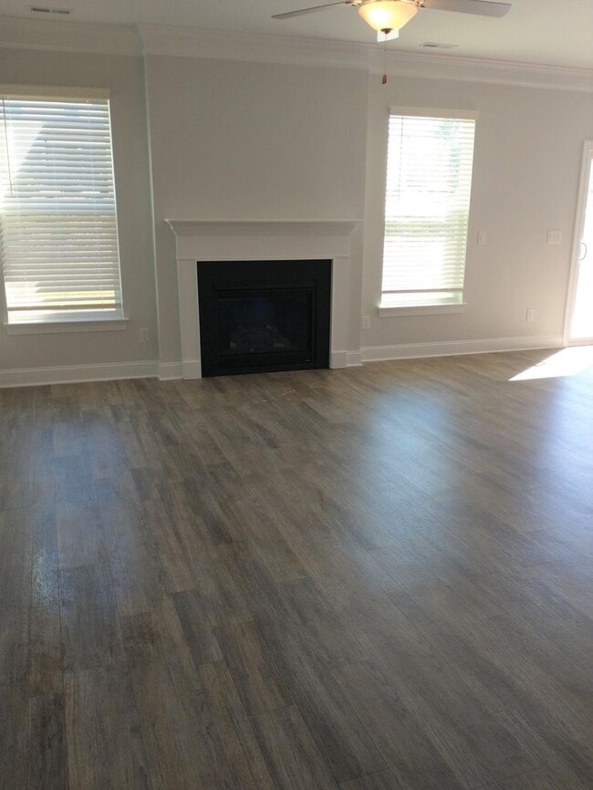 Building Photo - Beautiful Home in Gardner!  4 bedroom 3 full bath  Available NOW!