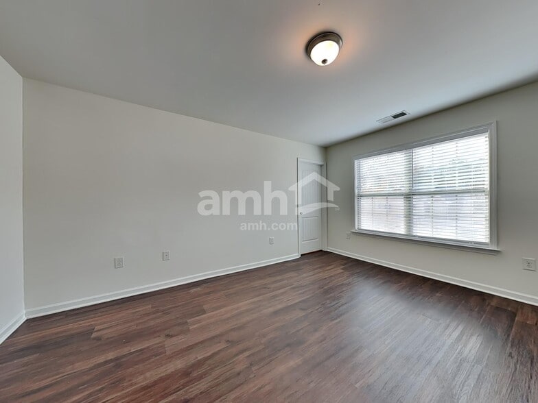 Building Photo - 913 Bridlemine Dr