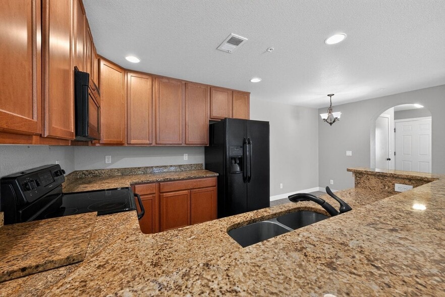 Building Photo - 4955 Hahns Peak Dr