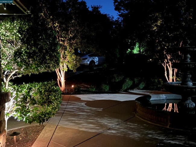 Building Photo - 1423 Homestead Ave