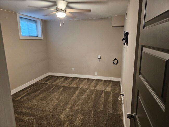 Building Photo - 237 Eisenhower Dr